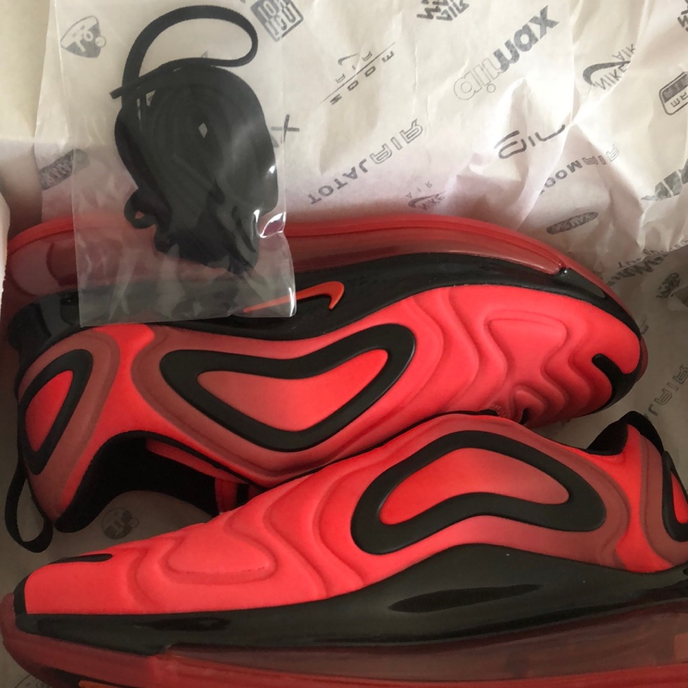 ❤️🖤NIKE AIR MAX 720 SNEAKERS❤️🖤 - Picture 5 of 6